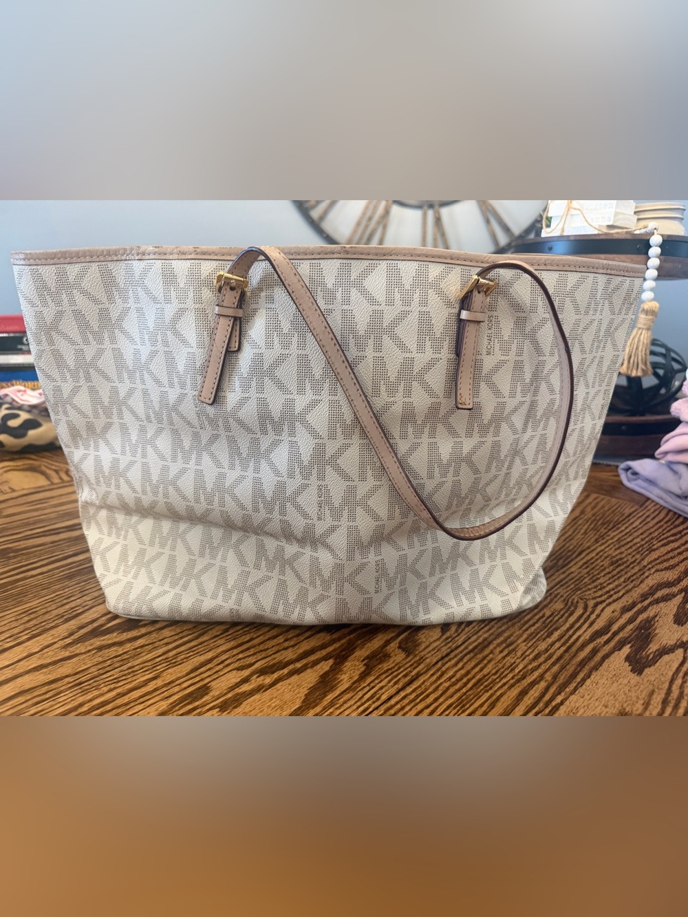 Michael Kors Vanilla Jet Set Travel Signature MK Tote Bag - Picture 3 of 15
